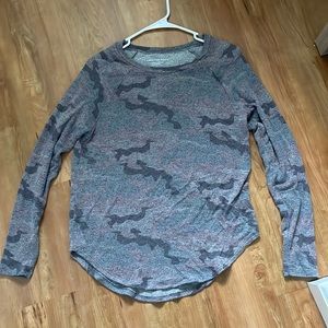American Eagle loose camo jersey